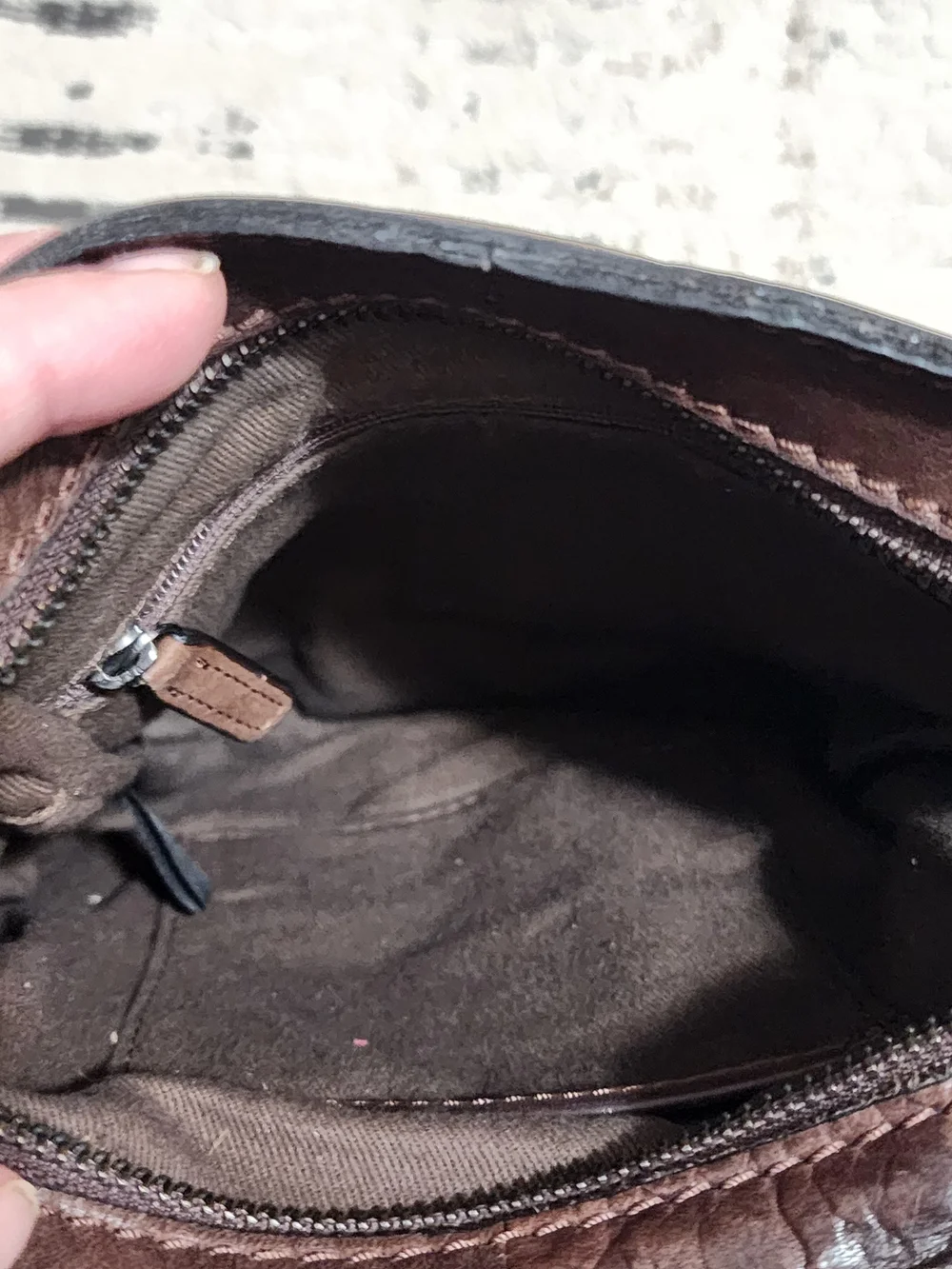 Men's Brown Leather Crossbody Bag - Classic Everyday Carry Muliple Zip Pockets
